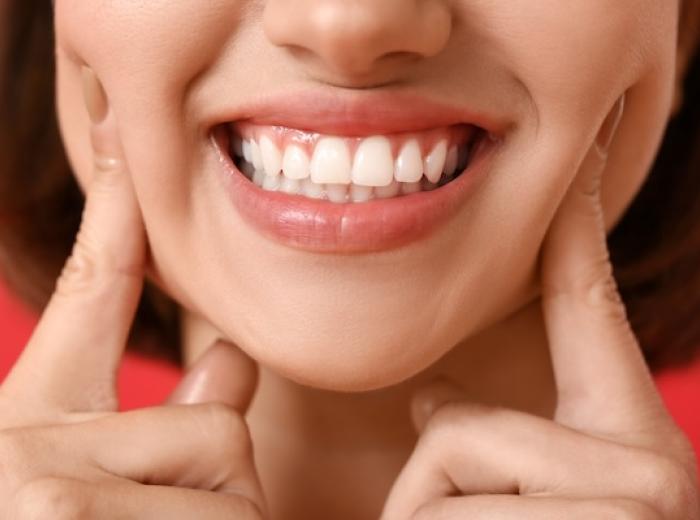 4 Tips For A Younger Looking Smile